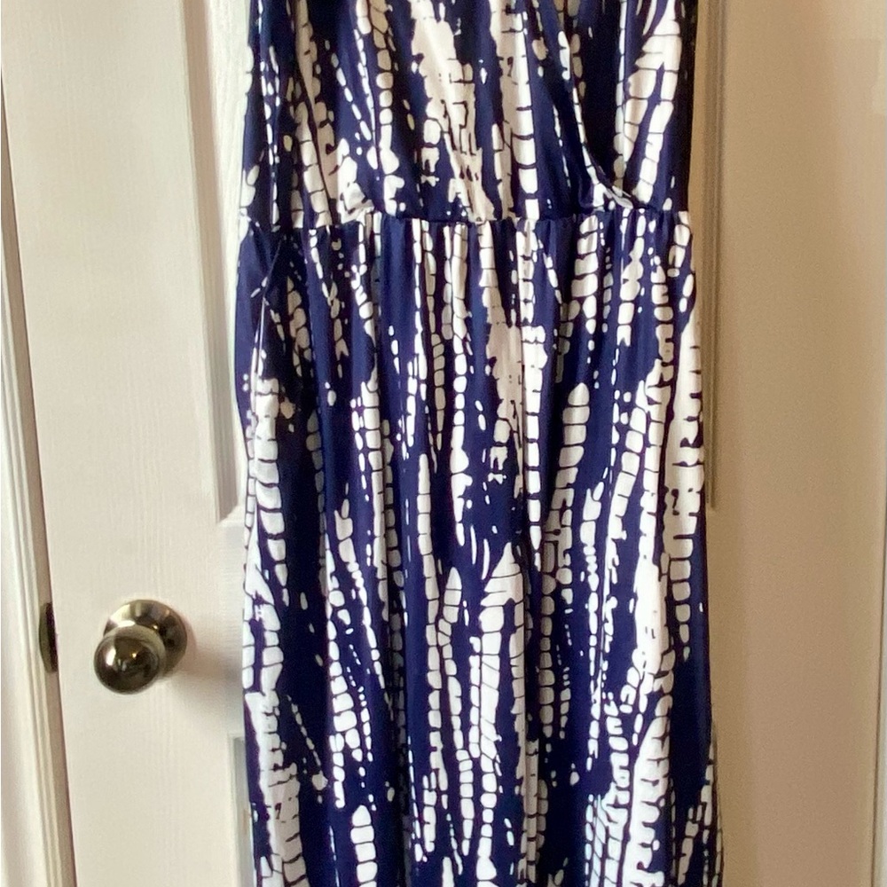 Navy and White maxi dress with pockets, adjustable straps. BNWT. Size XXL. Ouges